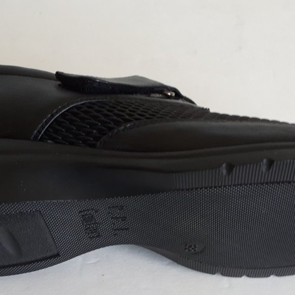 New Women's #1575 black shoe with strap - Picture 5 of 9